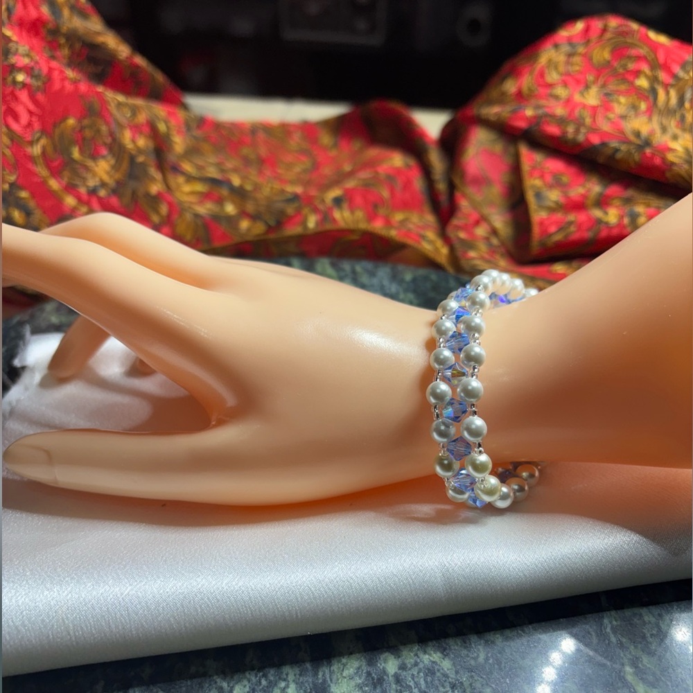 White Shell Pearl and Blue Czech Crystal Bracelet 8 inches
